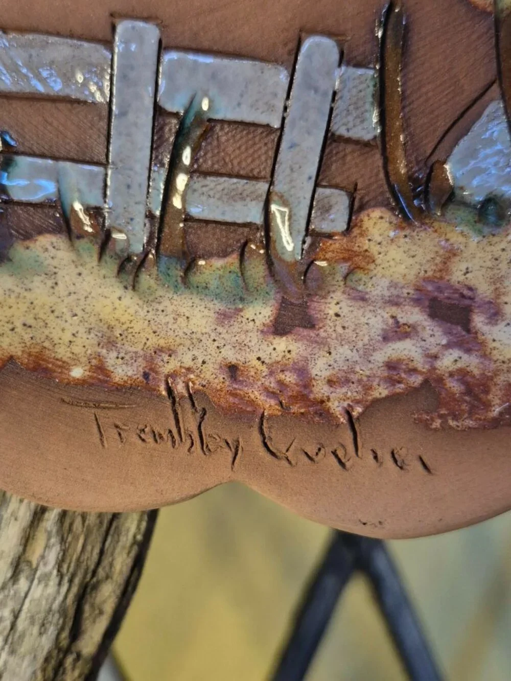 Vintage Artisan Pottery Wall Plate Signed Tremblay Québec 8.25" - Picture 3 of 6